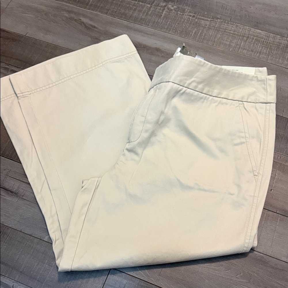 Eddie Bauer Women's Cream Capris